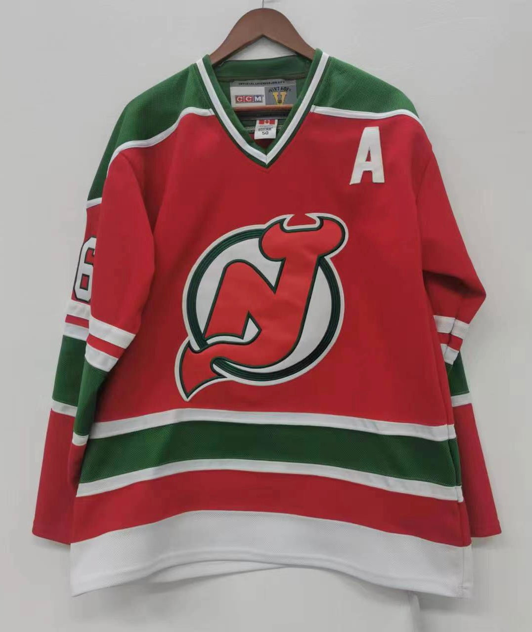 Patrik Elias Eliáš New Jersey Devils Jersey green product image 2, provided for visual reference and product detail review