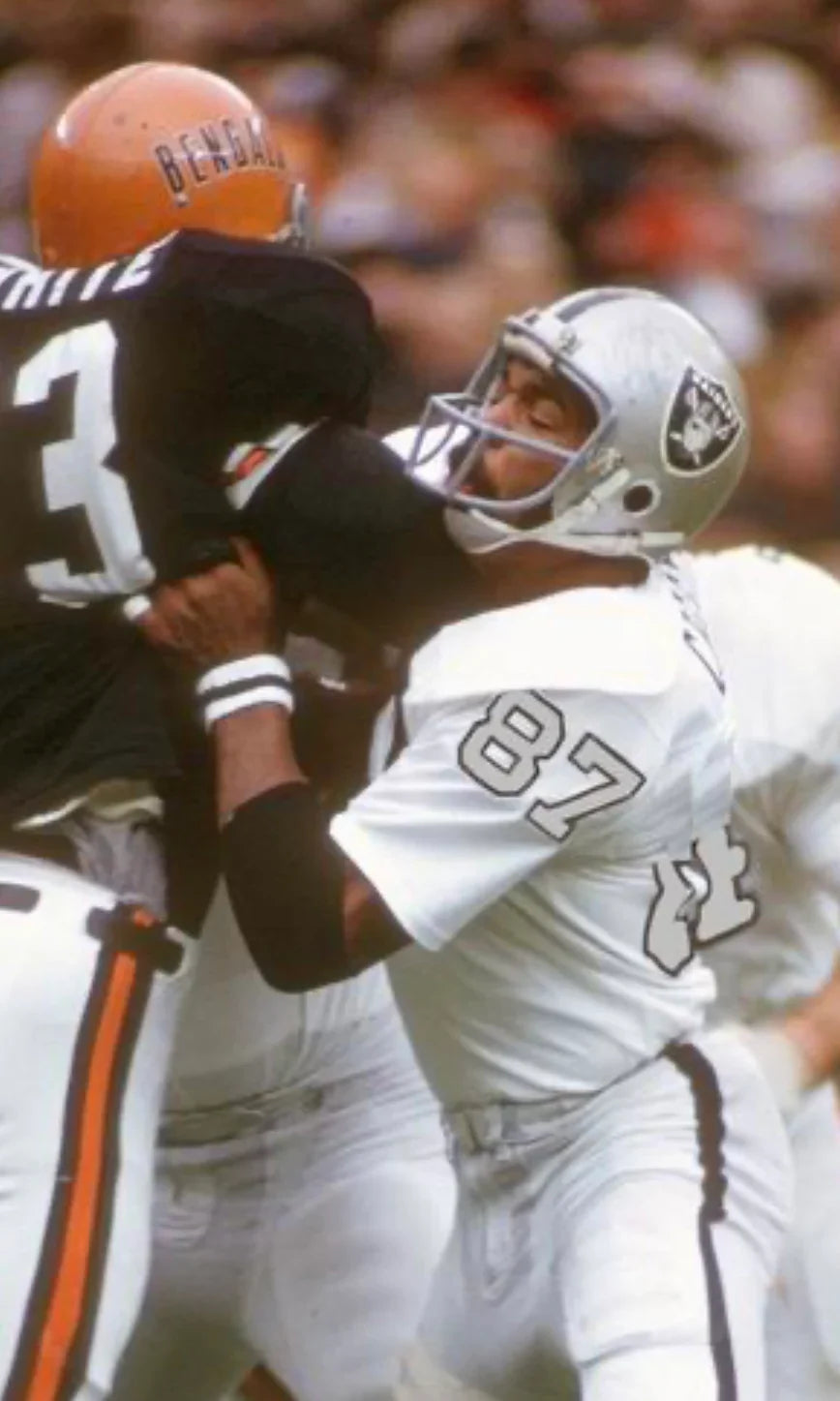 Raymond Chester 1970 Oakland Raiders Mitchell & Ness Jersey product image 3, provided for visual reference and product