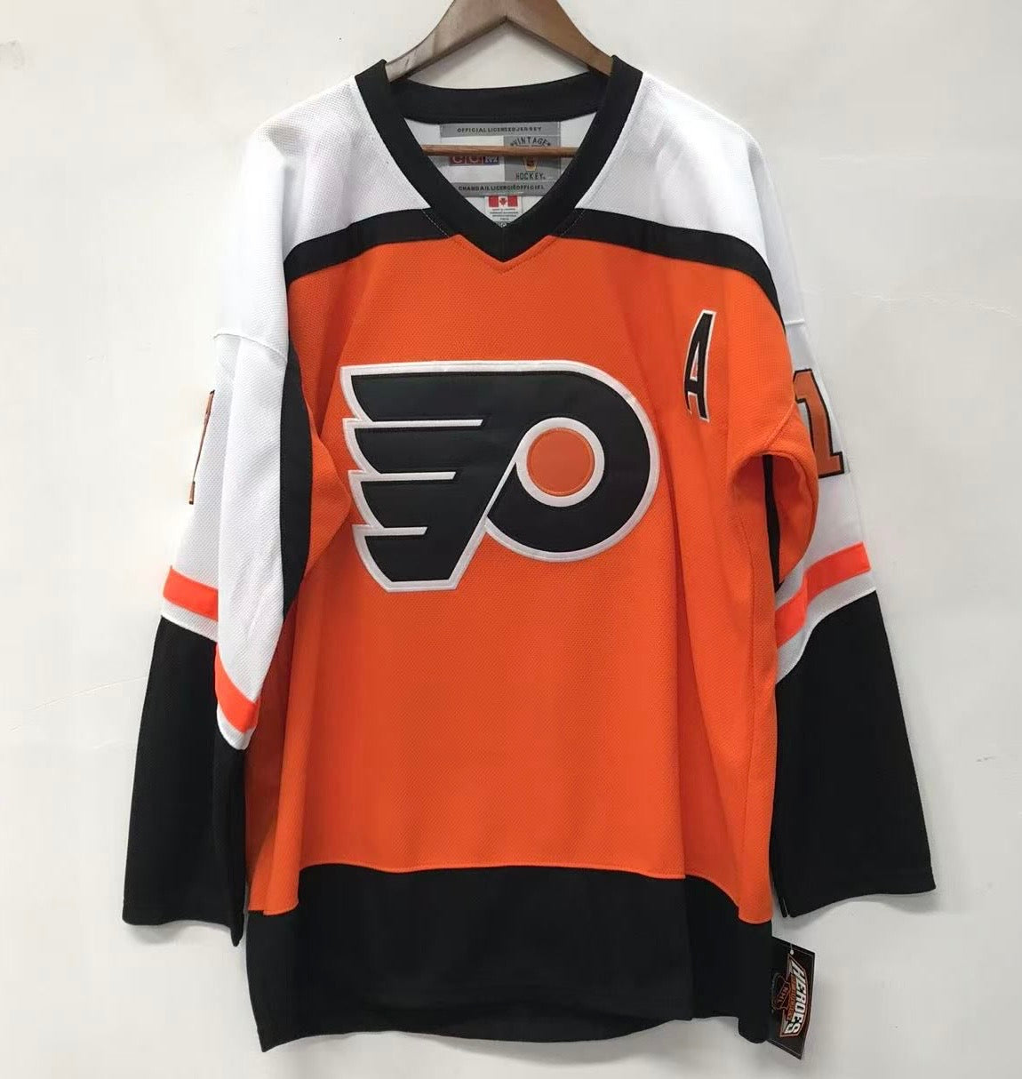 Rod Brind’Amour Philadelphia Flyers Official NHL Jersey CCM product image 2, provided for visual reference and product