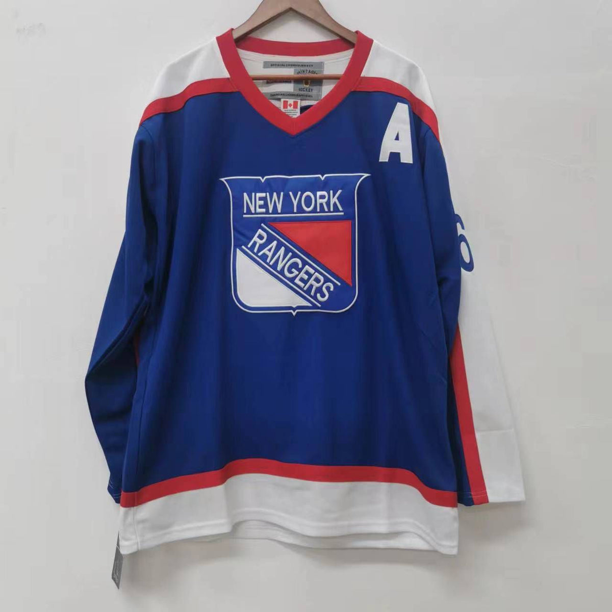Jaromir Jagr New York Rangers Jersey CCM retro product image 2, provided for visual reference and product detail review