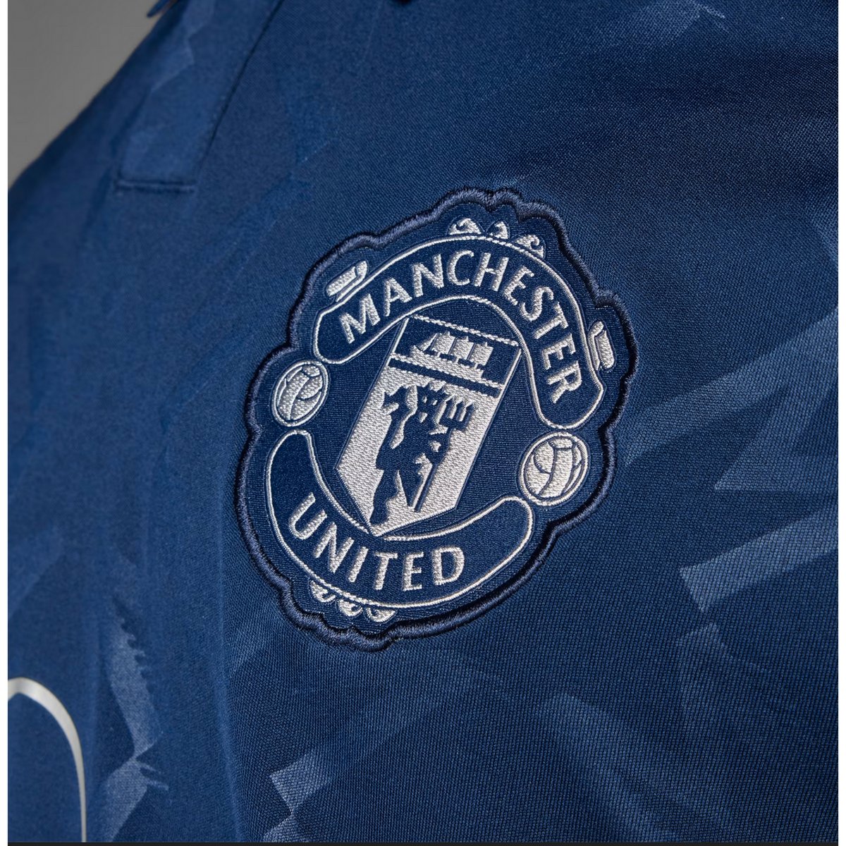 Adidas Manchester United 24/25 Away Jersey product image 4, provided for visual reference and product detail review