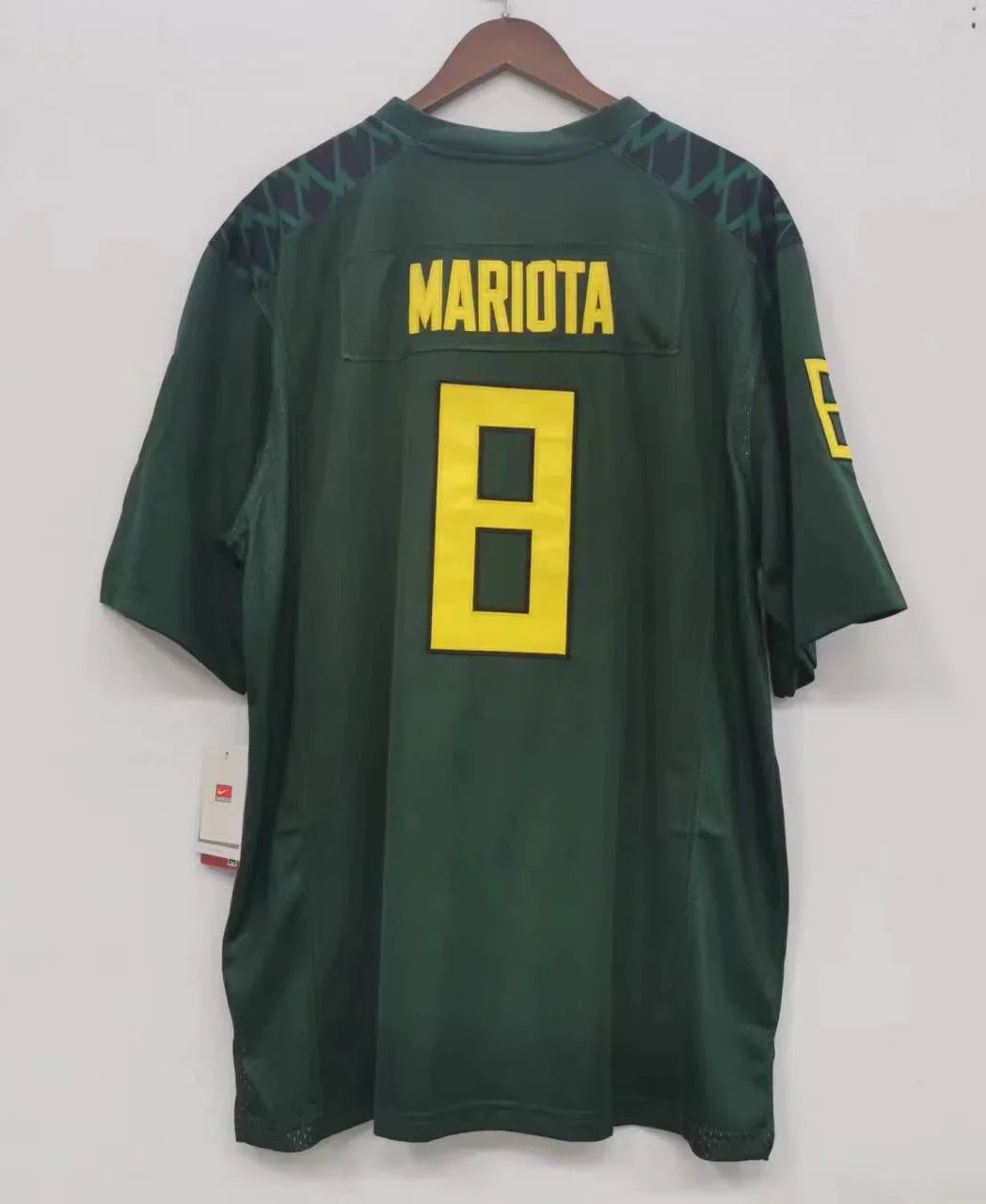 Marcus Mariota Oregon Ducks Jersey Green product image 1, provided for visual reference and product detail review