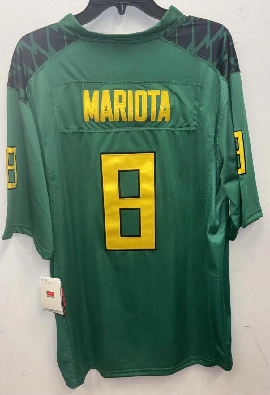 Marcus Mariota Oregon Ducks Jersey Green product image 3, provided for visual reference and product detail review