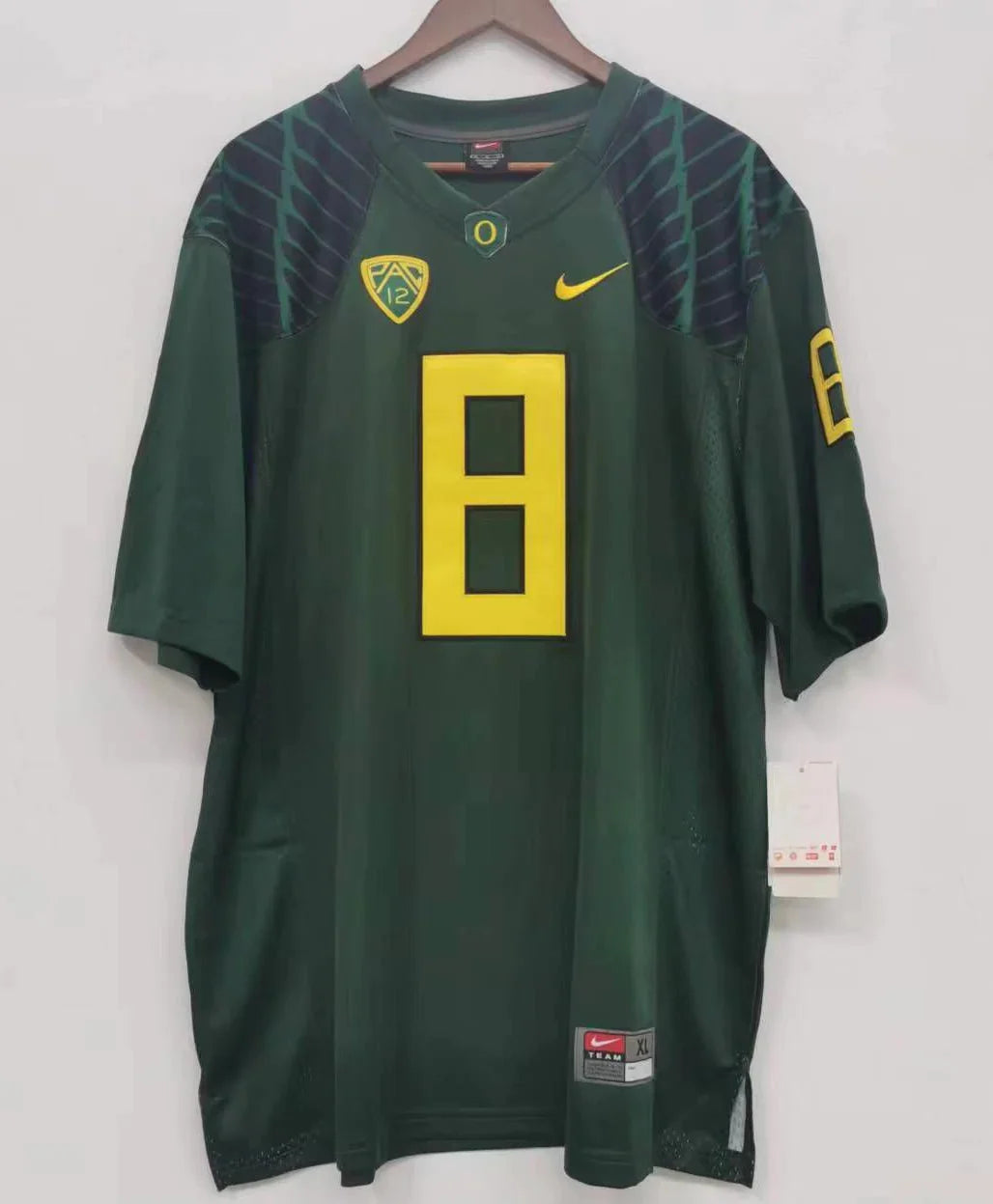 Marcus Mariota Oregon Ducks Jersey Green product image 2, provided for visual reference and product detail review