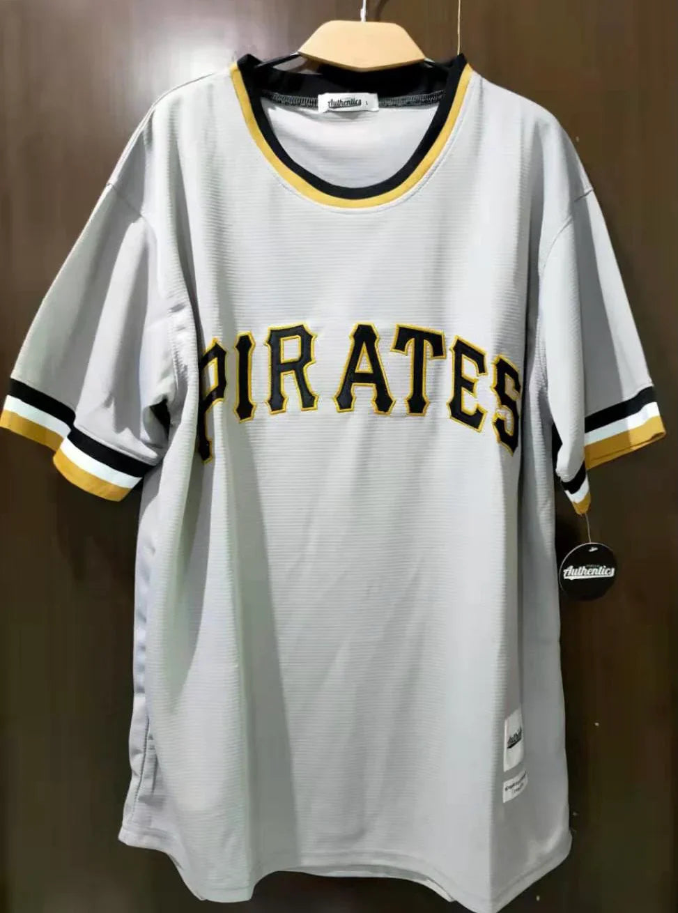 Roberto Clemente Pittsburgh Pirates Jersey Classic Authentics product image 2, provided for visual reference and product