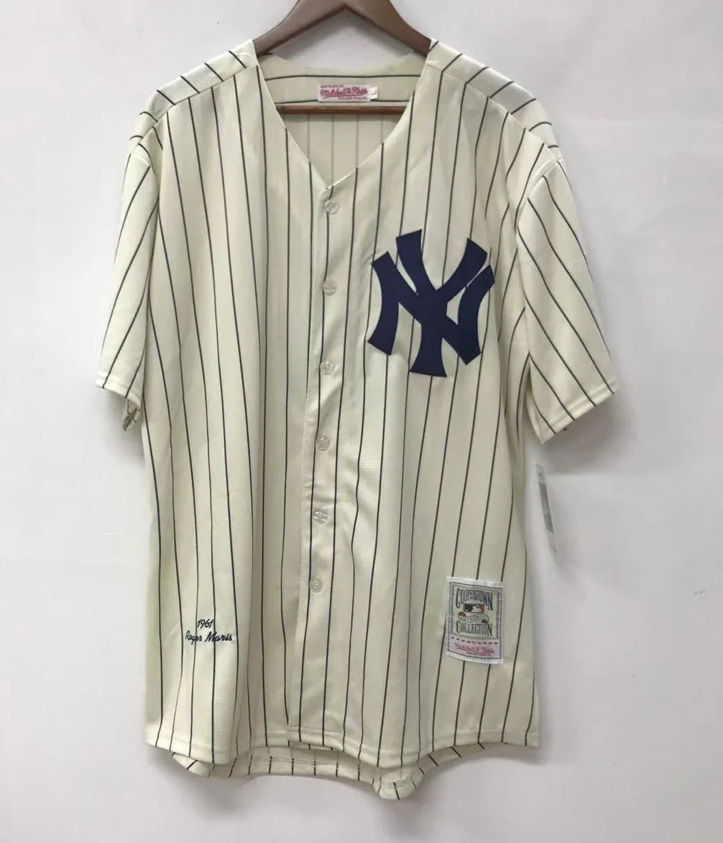 Roger Maris New York Yankees Jersey pinstripes Mitchell & Ness product image 2, provided for visual reference and product