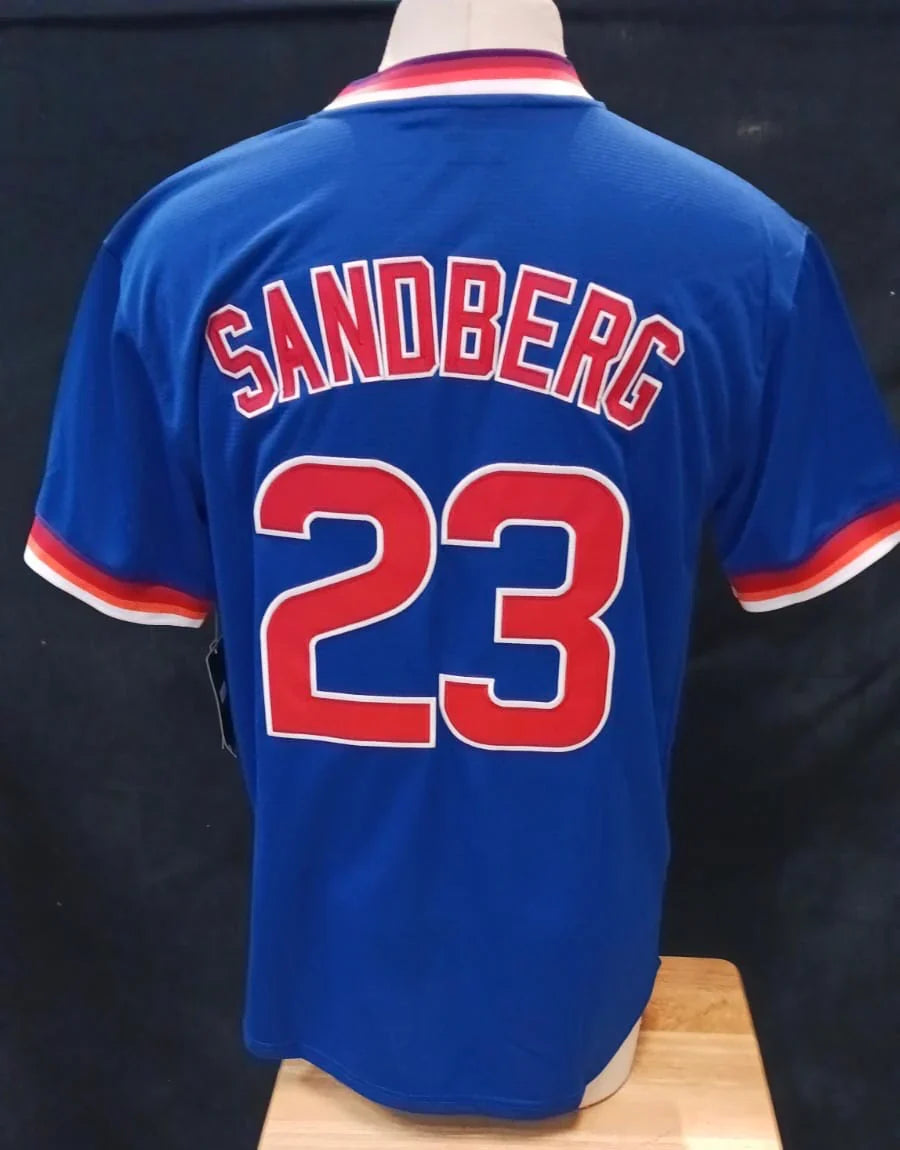 Ryne Sandberg Chicago Cubs Jersey product image 1, provided for visual reference and product detail review