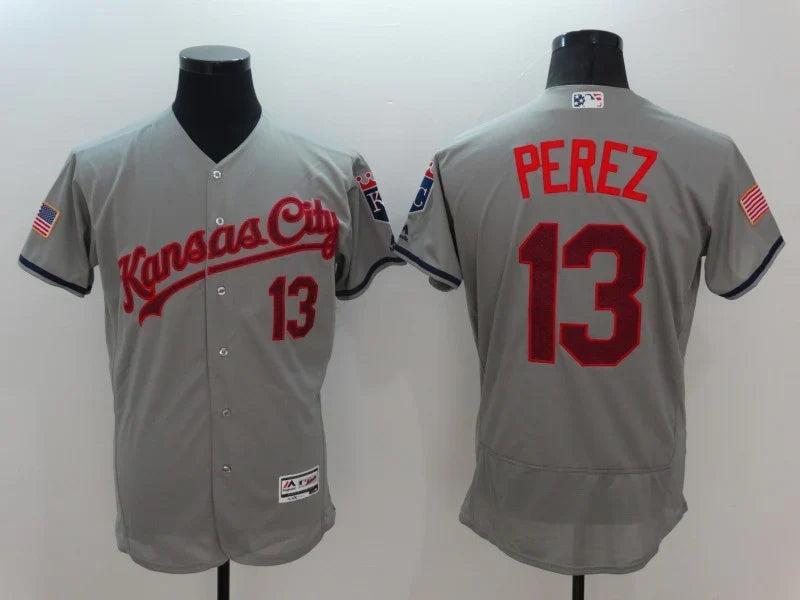 Salvador Pérez Kansas City Royals Jersey Majestic product image 1, provided for visual reference and product detail review